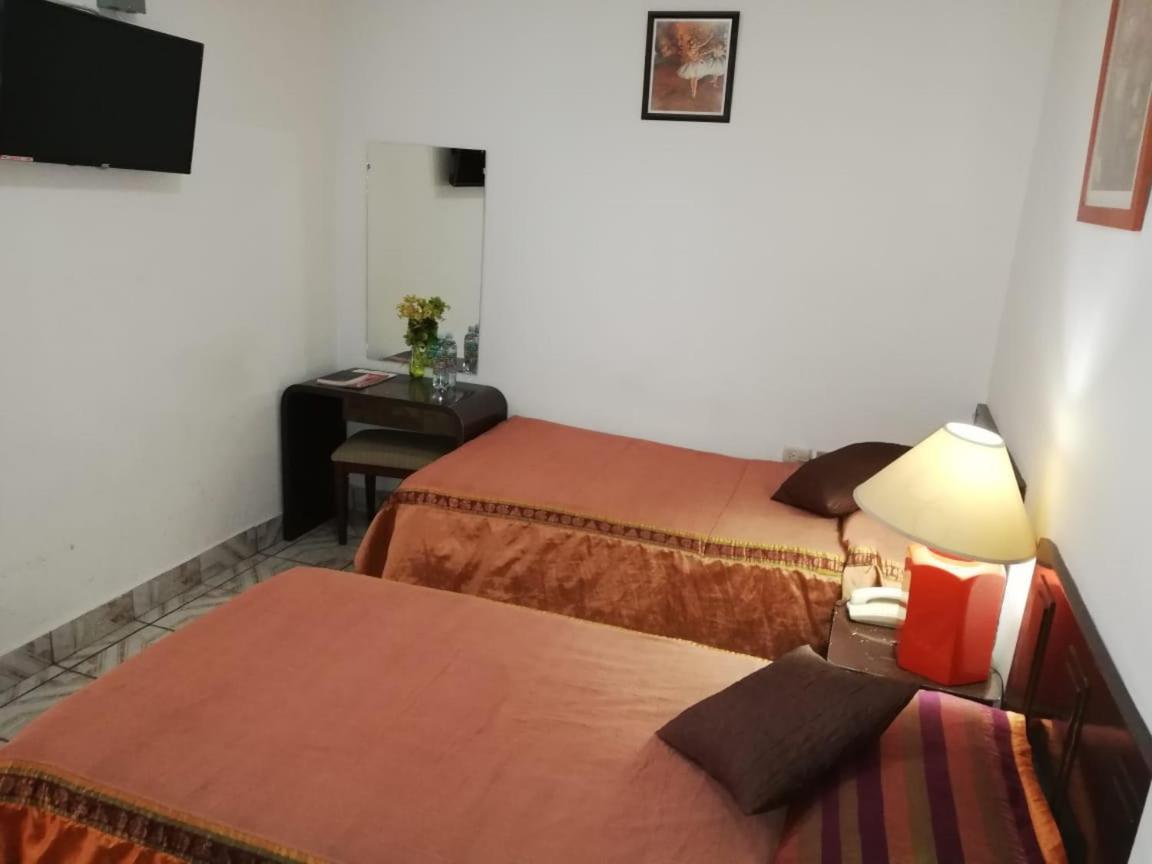 סאן סלבדור Hotel Grecia Real מראה חיצוני תמונה