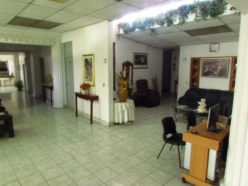 סאן סלבדור Hotel Grecia Real מראה חיצוני תמונה