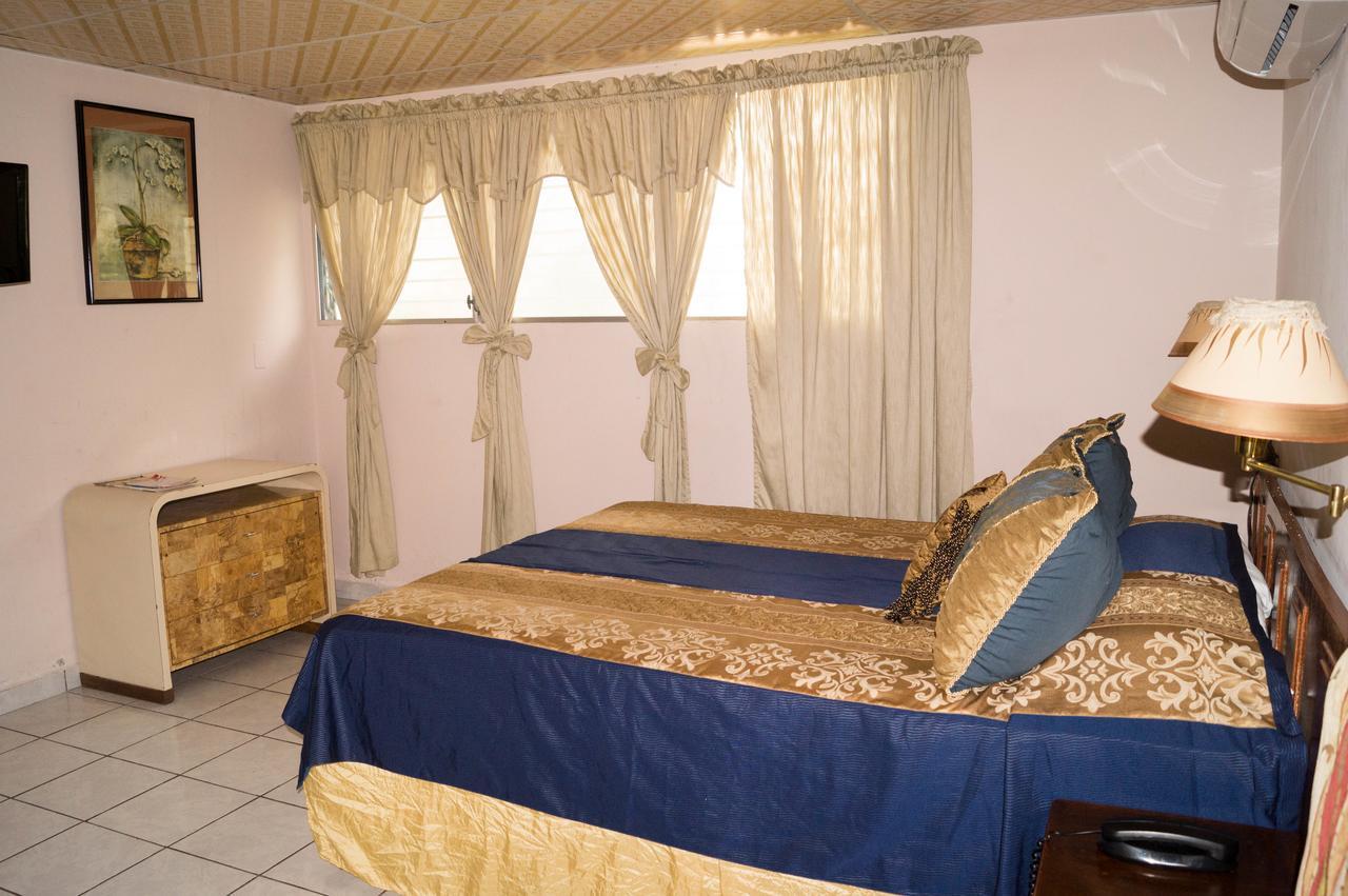 סאן סלבדור Hotel Grecia Real מראה חיצוני תמונה