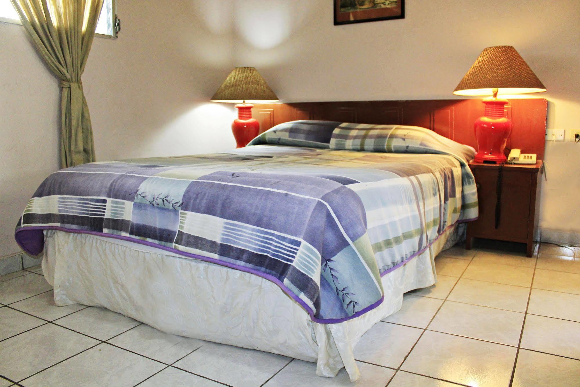 סאן סלבדור Hotel Grecia Real מראה חיצוני תמונה