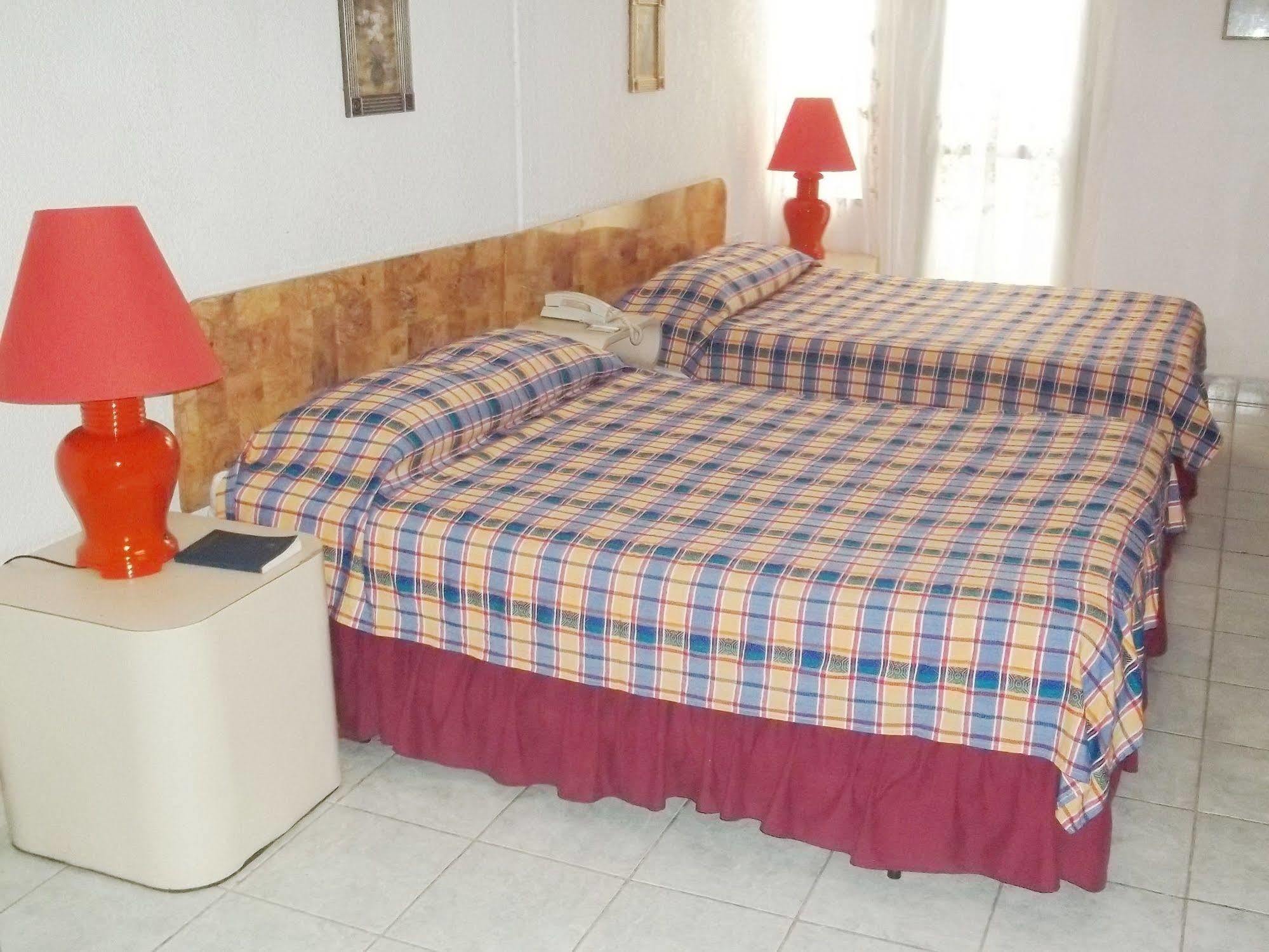 סאן סלבדור Hotel Grecia Real מראה חיצוני תמונה