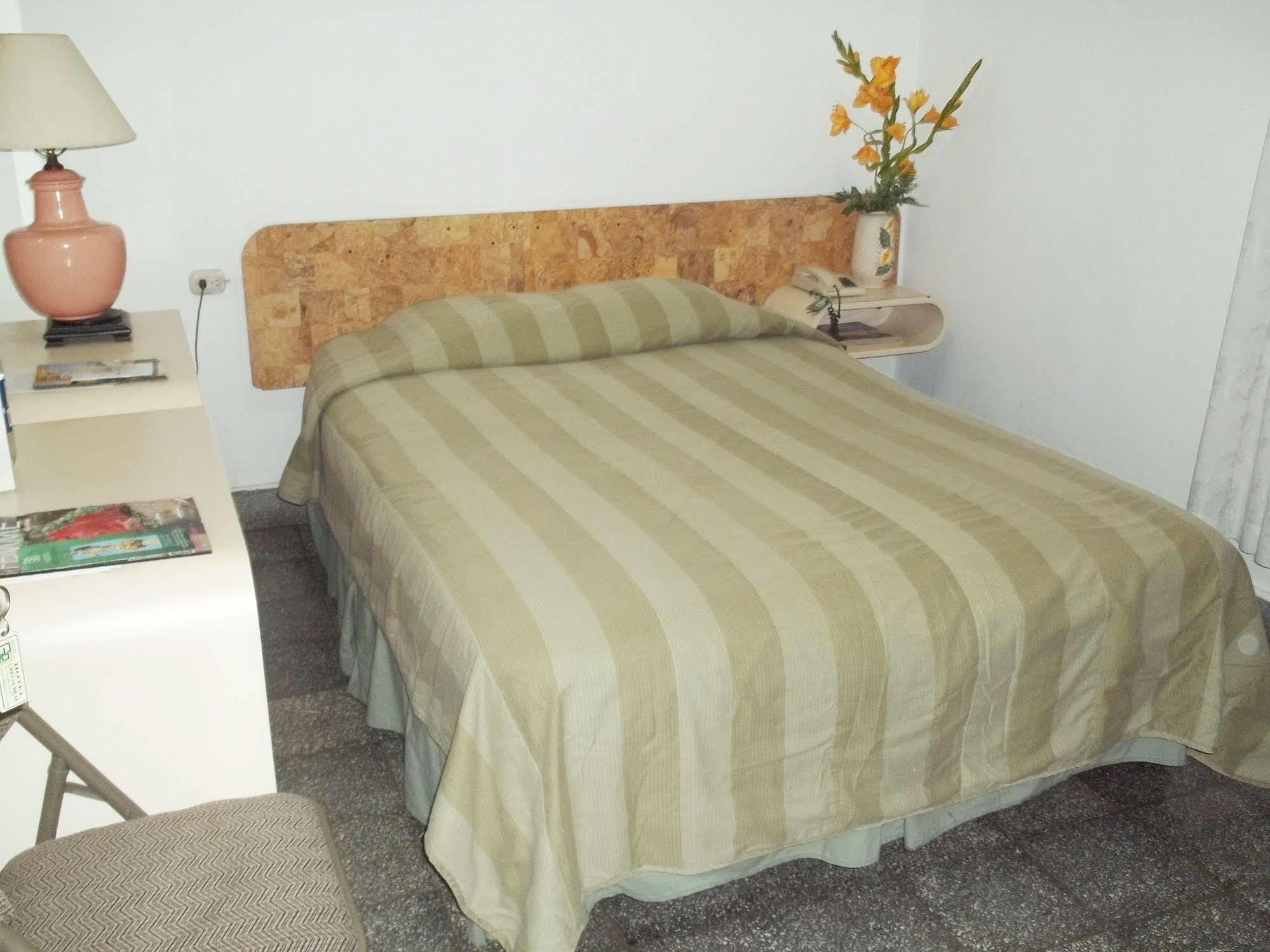 סאן סלבדור Hotel Grecia Real מראה חיצוני תמונה