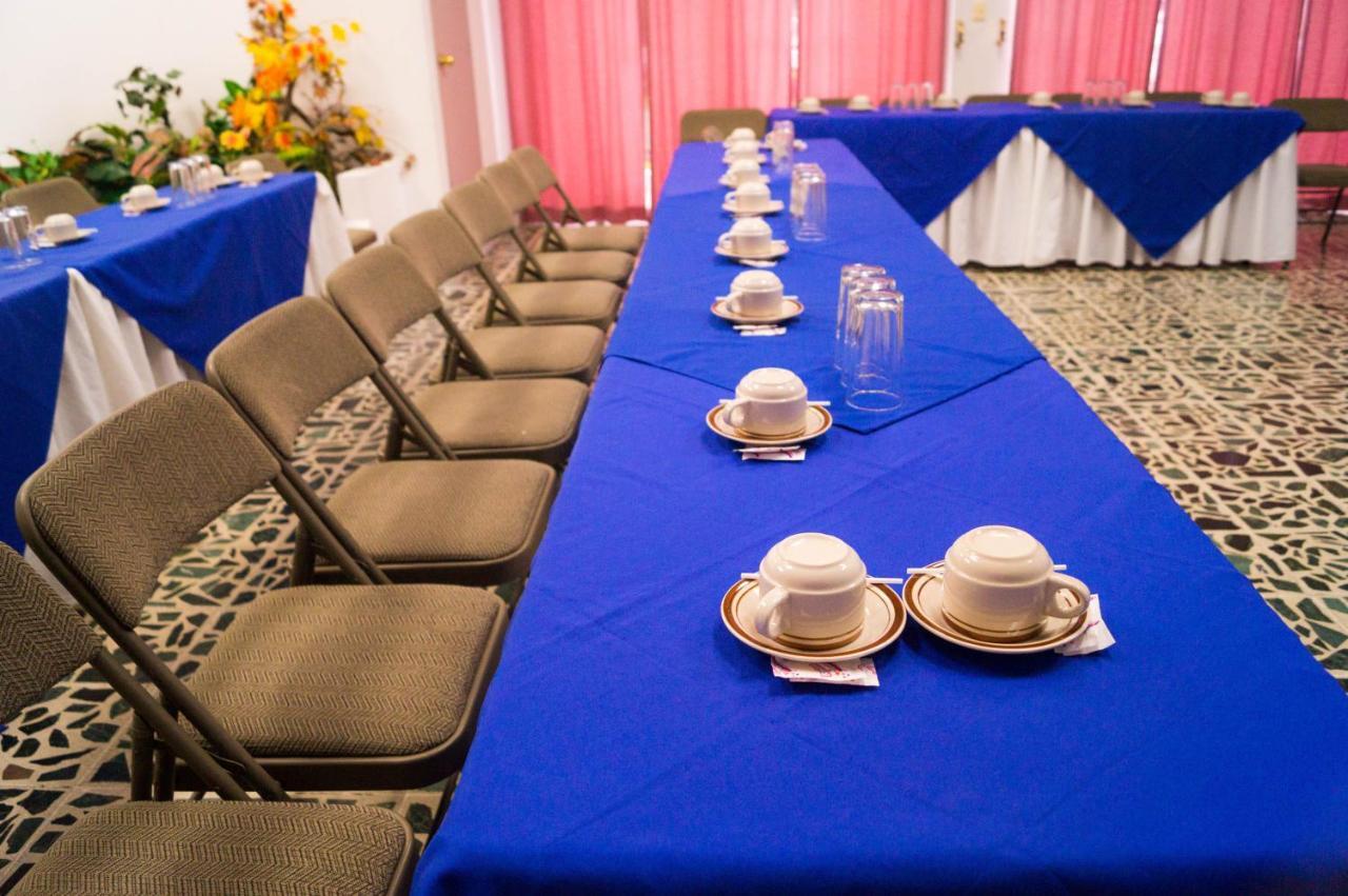 סאן סלבדור Hotel Grecia Real מראה חיצוני תמונה